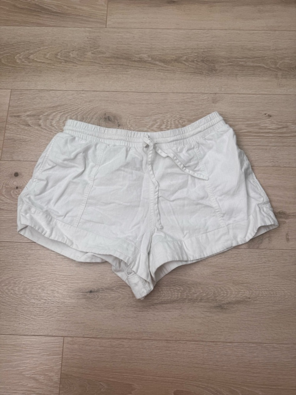 Universal Thread White Drawstring Athletic Shorts